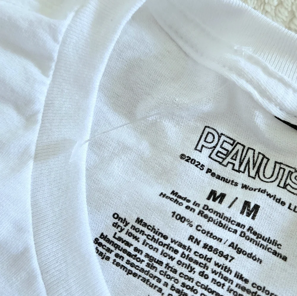 Peanuts🥜 Patriotic🇺🇲 Snoopy🐕 Graphic Tee👕 - NWOT - Picture 6 of 10